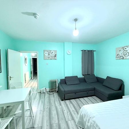 The Little Guest House Лондон Екстериор снимка