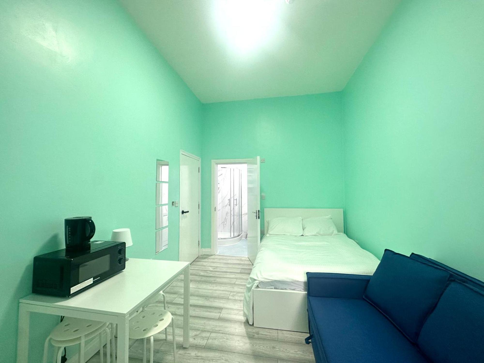 The Little Guest House Лондон Екстериор снимка