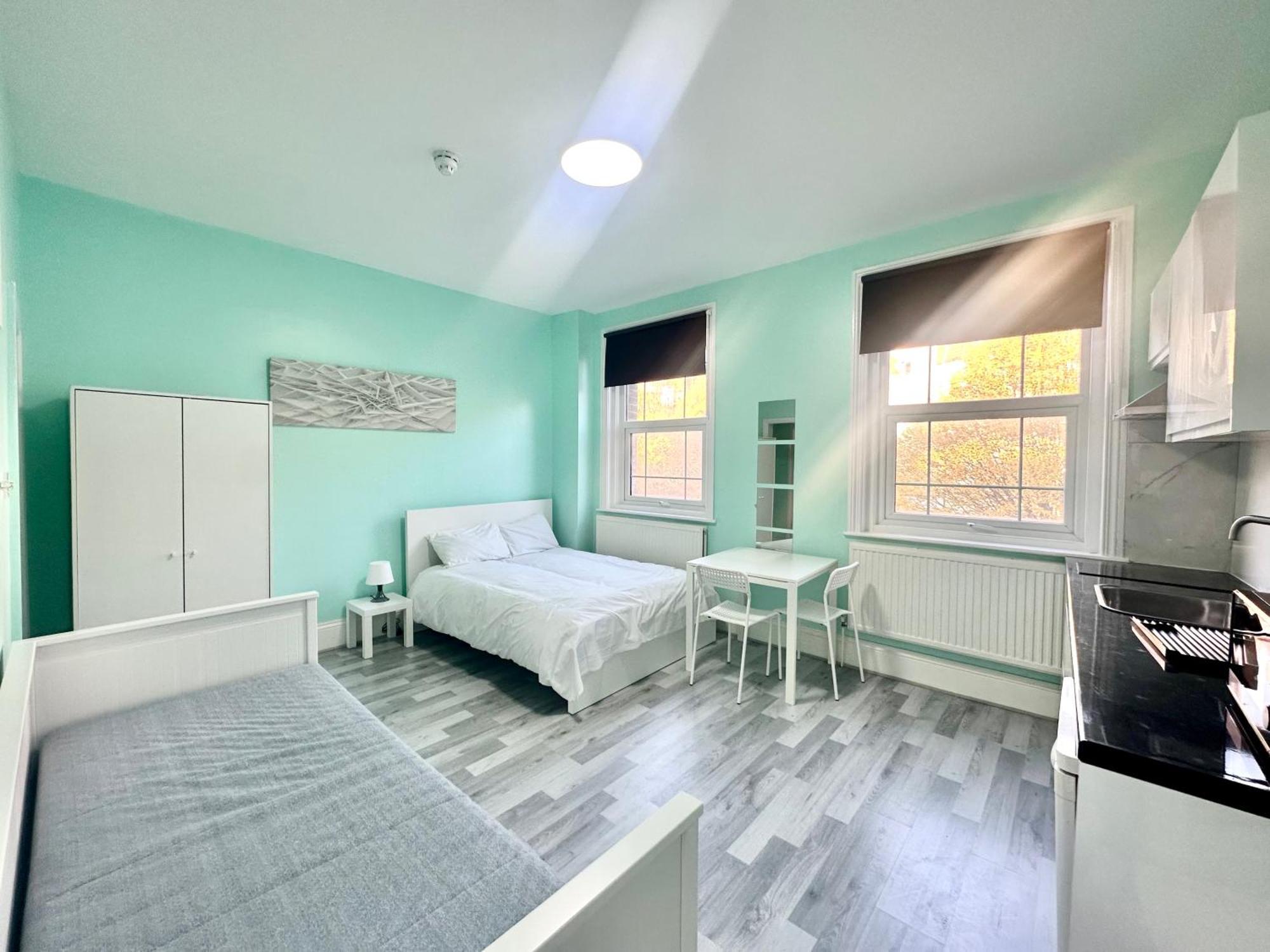 The Little Guest House Лондон Екстериор снимка