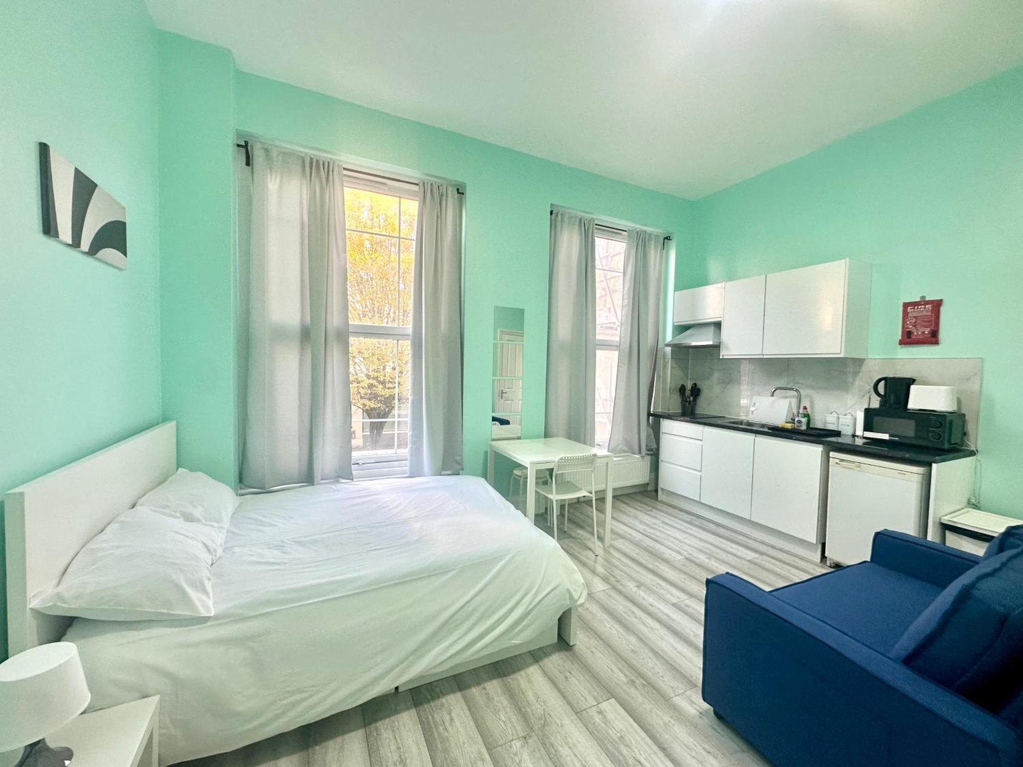 The Little Guest House Лондон Екстериор снимка