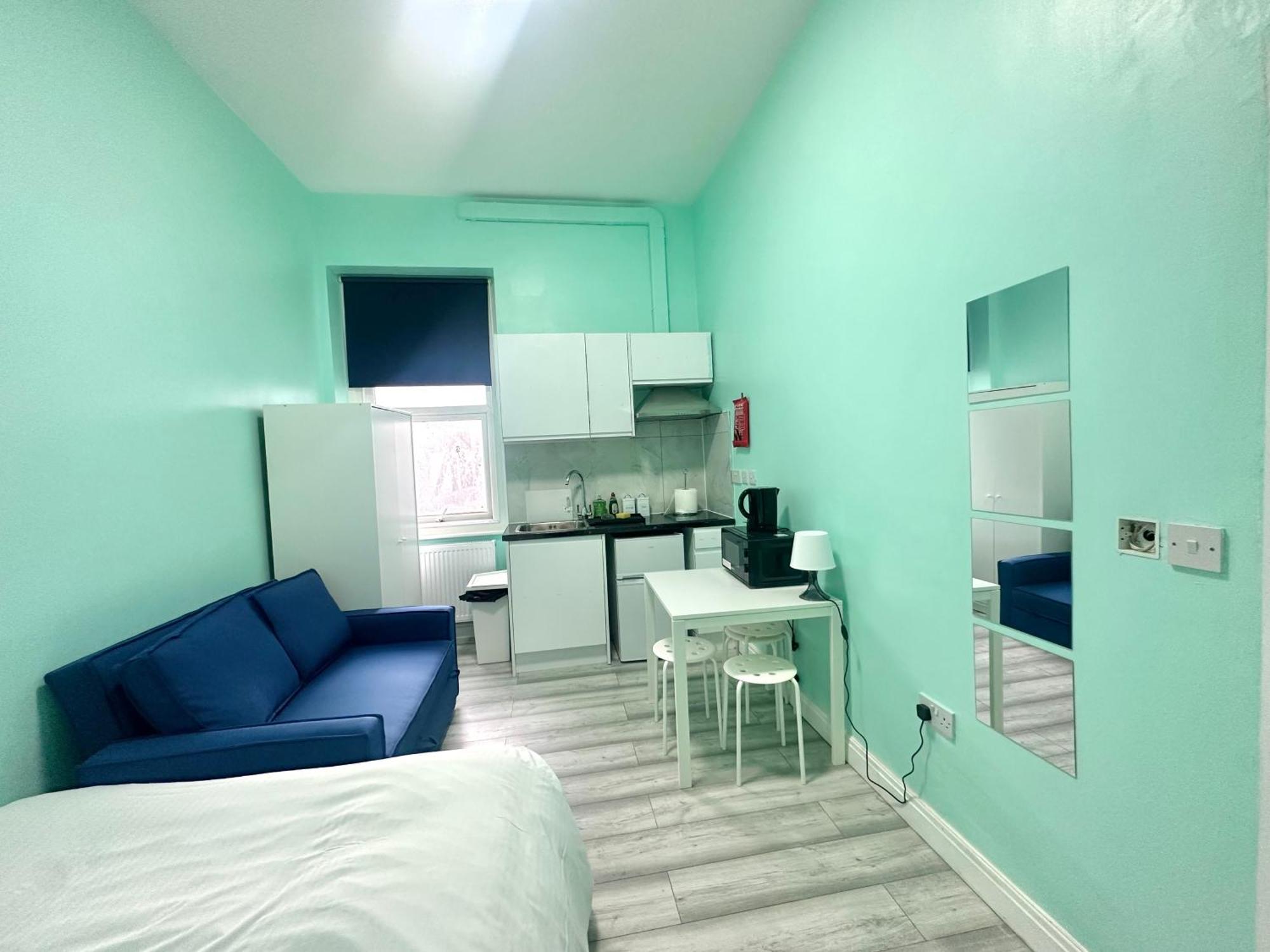 The Little Guest House Лондон Екстериор снимка