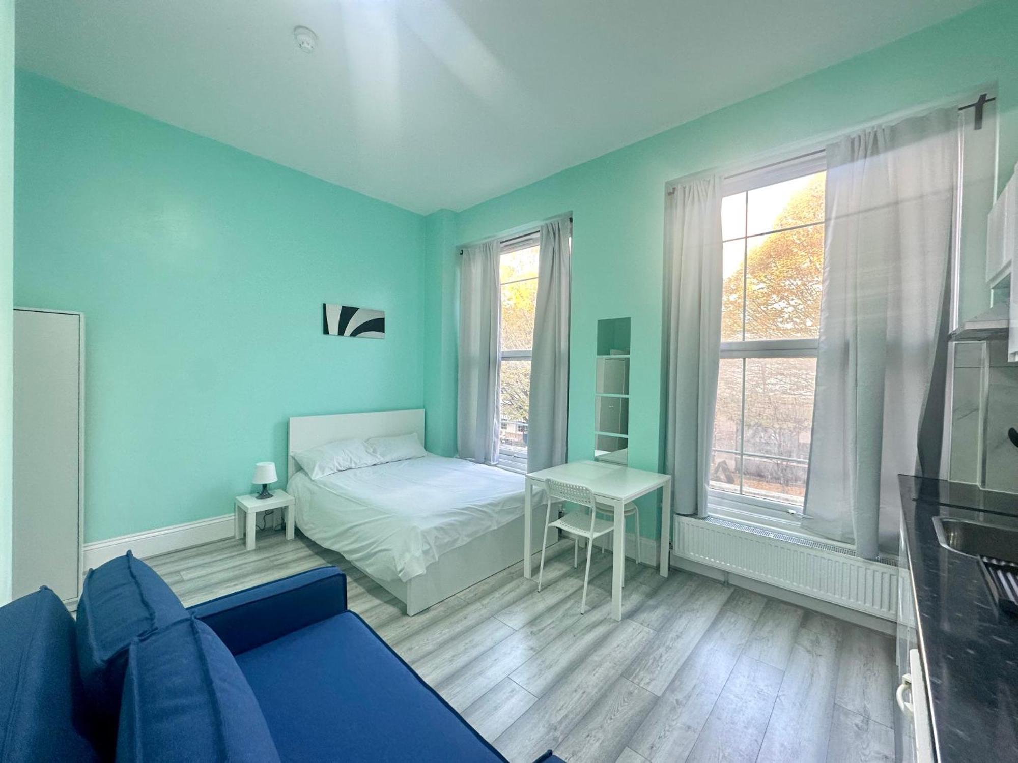The Little Guest House Лондон Екстериор снимка