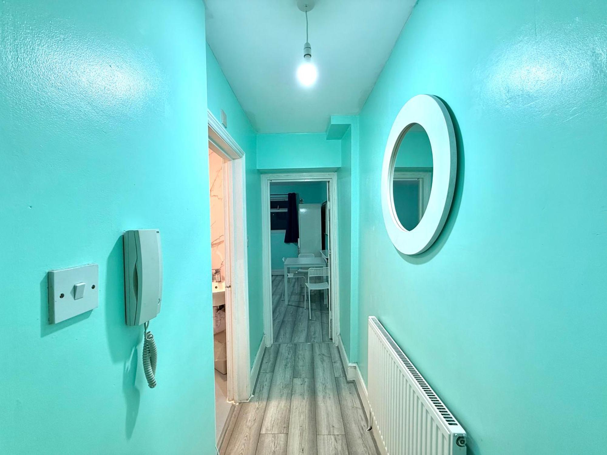 The Little Guest House Лондон Екстериор снимка